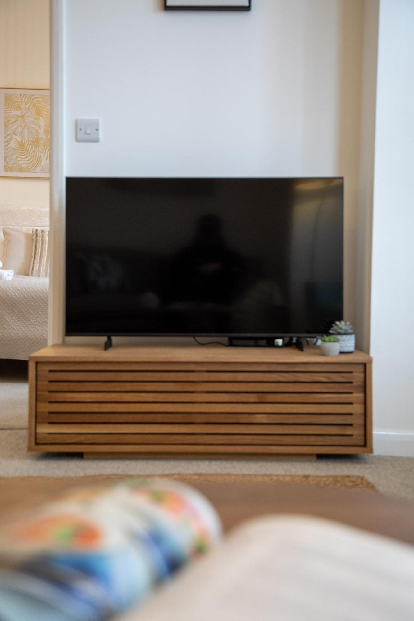 Crescent House Apartments Telford Room photo